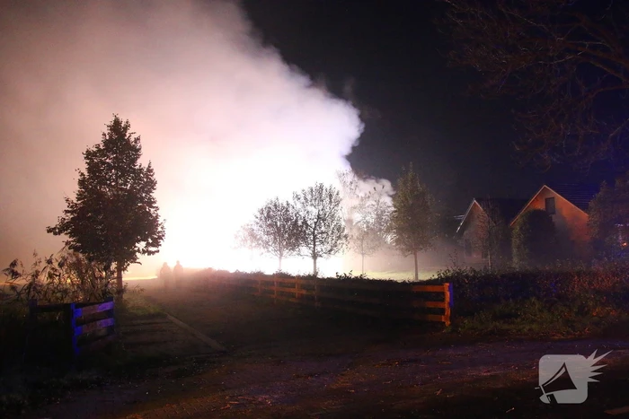 Veel rookontwikkeling bij grote brand op boerderij