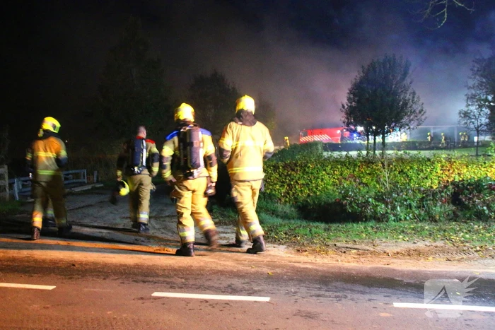 Veel rookontwikkeling bij grote brand op boerderij