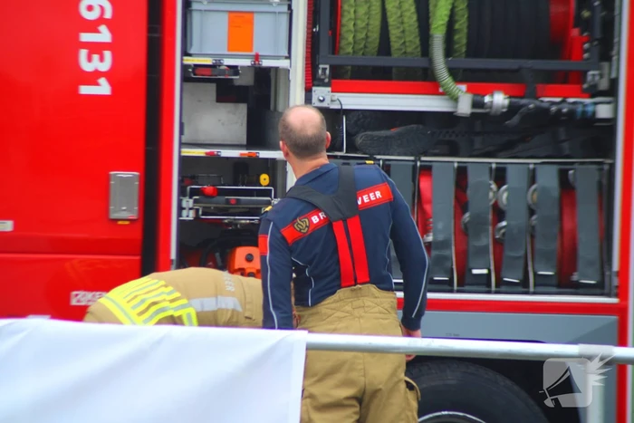 Brandweer bevrijdt persoon bij spoed eisende hulp