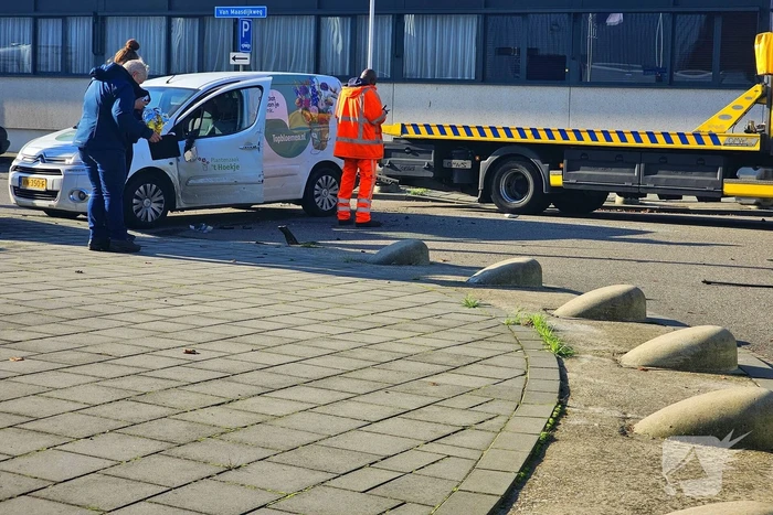 Gewonde bij aanrijding tussen twee voertuigen