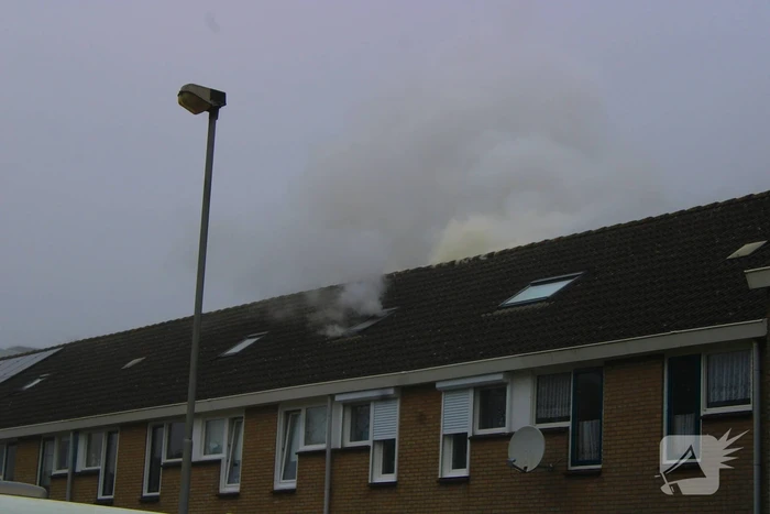 Veel rookontwikkeling bij brand in woning