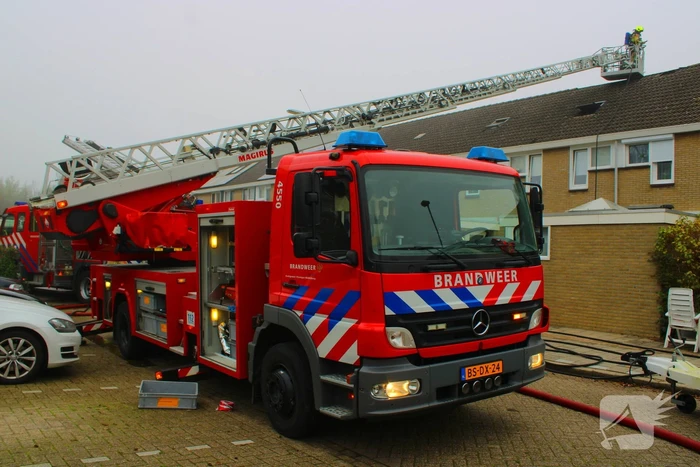 Veel rookontwikkeling bij brand in woning
