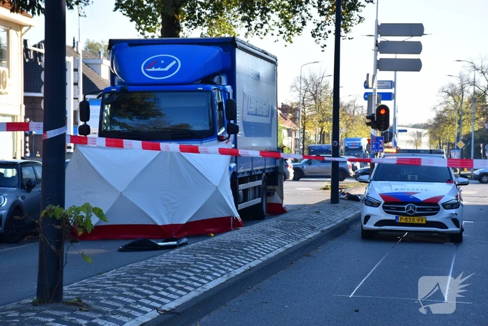 Meisje (16) komt om na ongeluk met vrachtwagen