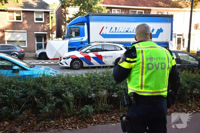 Meisje (16) komt om na ongeluk met vrachtwagen