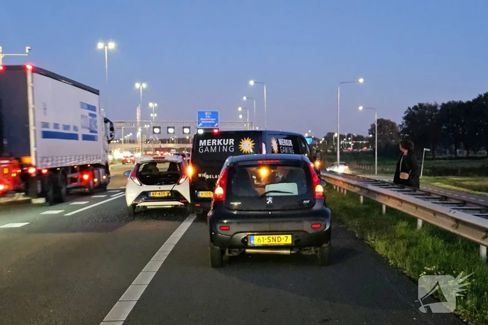 Snelweg deels dicht door verkeersongeval