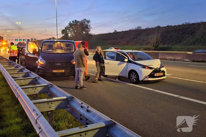 Snelweg deels dicht door verkeersongeval