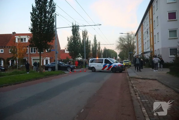 Specialistisch politieteam treft overleden persoon aan bij inval na flatbrand