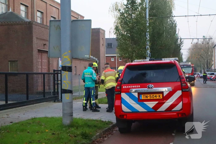 Specialistisch politieteam treft overleden persoon aan bij inval na flatbrand