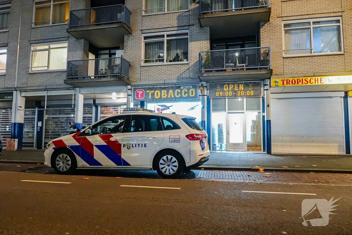 Personeel tabak shop bedreigt met mes