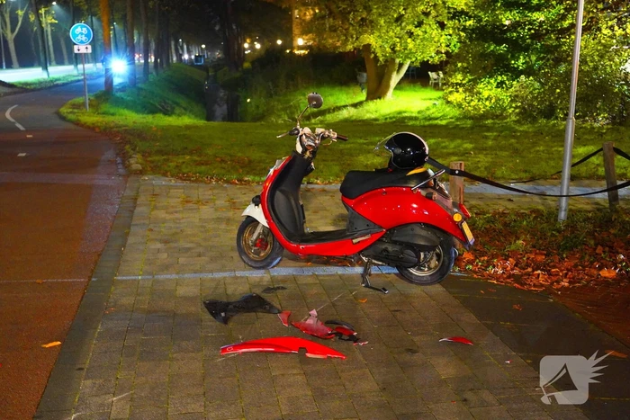 Scooterrijdster geschept door afslaande automoblist
