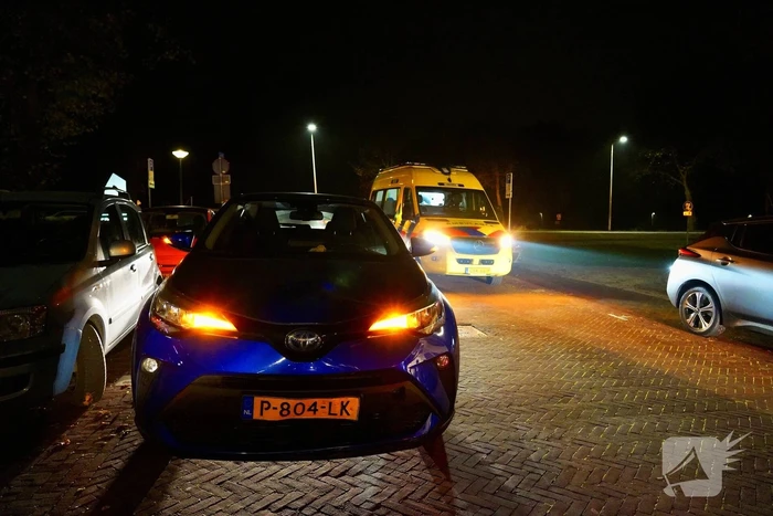 Scooterrijdster geschept door afslaande automoblist