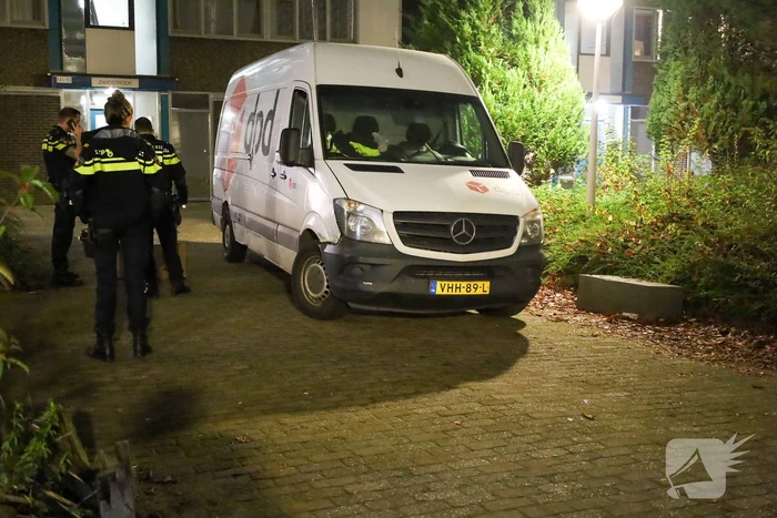 Pakketbezorger overvallen en ontvreemd van spullen