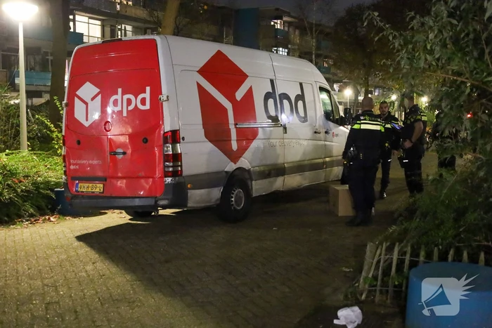 Pakketbezorger overvallen en ontvreemd van spullen
