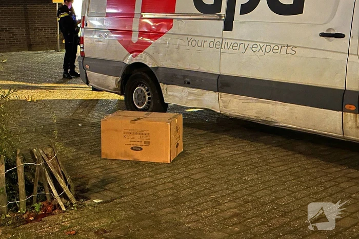 Pakketbezorger overvallen en ontvreemd van spullen