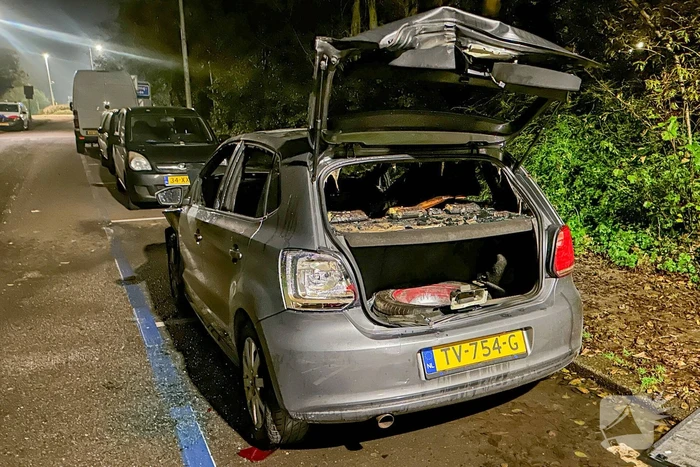 Personenwagen verwoest door brand