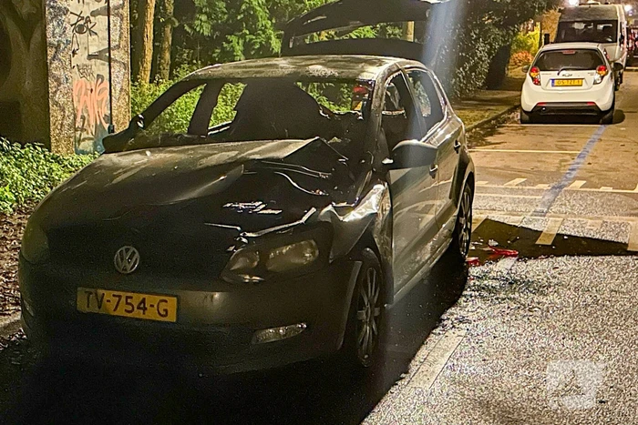Personenwagen verwoest door brand