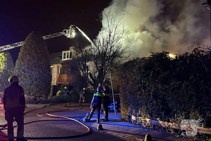 Bewoner overleden bij uitslaande brand in rijtjeshuis