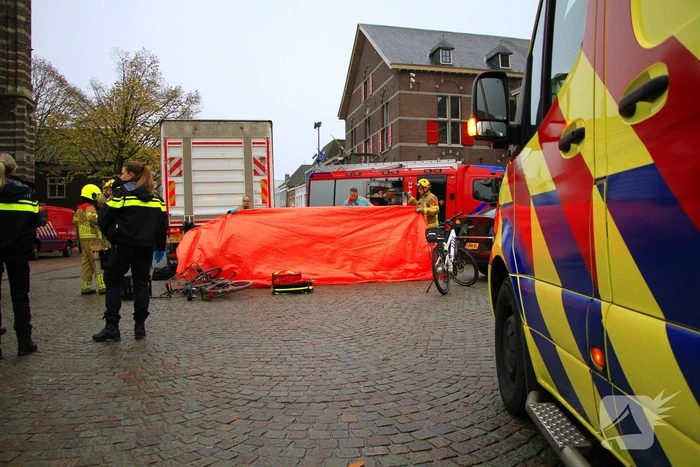 Meisje ernstig gewond bij aanrijding, traumateam opgeroepen