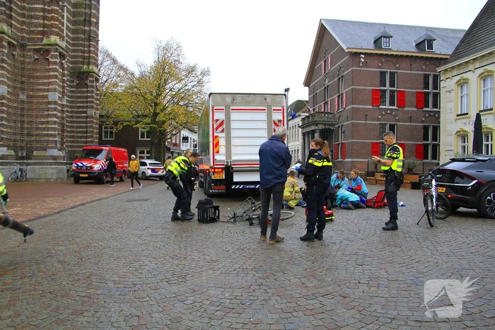 Meisje ernstig gewond bij aanrijding, traumateam opgeroepen