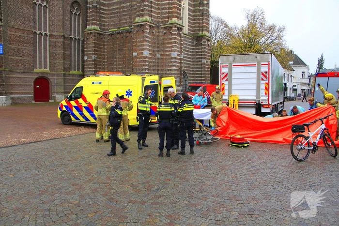 Meisje ernstig gewond bij aanrijding, traumateam opgeroepen