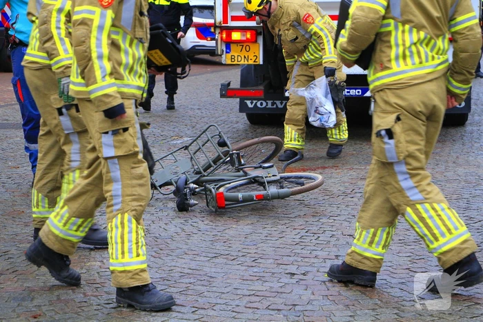 Meisje ernstig gewond bij aanrijding, traumateam opgeroepen