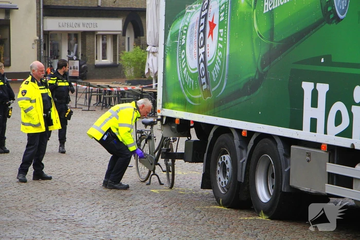 Meisje ernstig gewond bij aanrijding, traumateam opgeroepen
