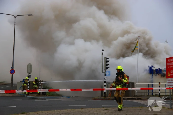 Restaurant verwoest door brand in haven