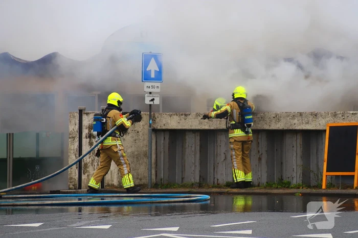 Restaurant verwoest door brand in haven