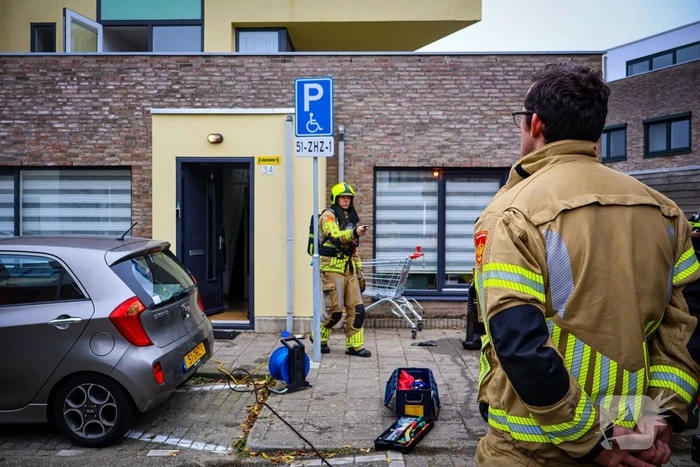 Brandweer sloopt keuken na brand in afzuigkap