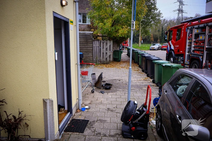 Brandweer sloopt keuken na brand in afzuigkap