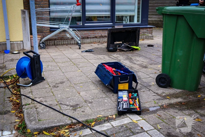 Brandweer sloopt keuken na brand in afzuigkap