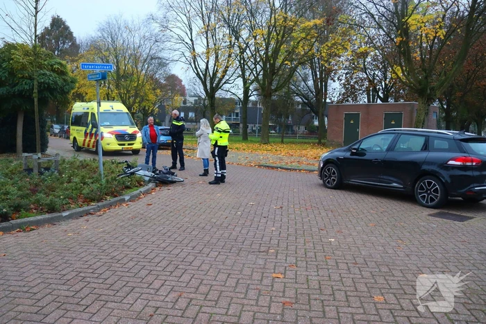 Fietser gewond bij botsing met auto