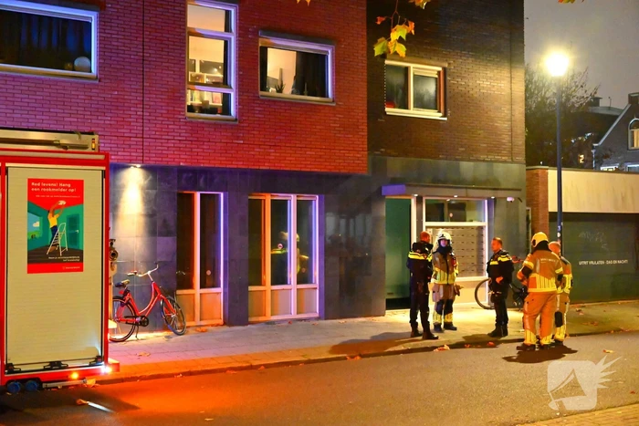 Brandweer doet onderzoek naar vreemde lucht