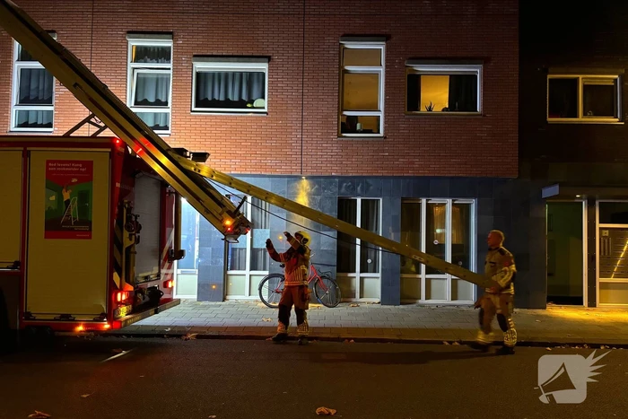 Brandweer doet onderzoek naar vreemde lucht