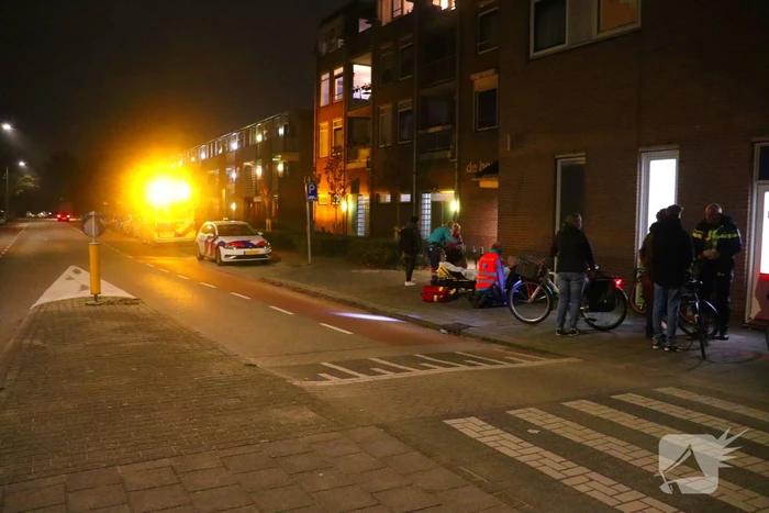 Voetganger op trottoir aangereden door fietser