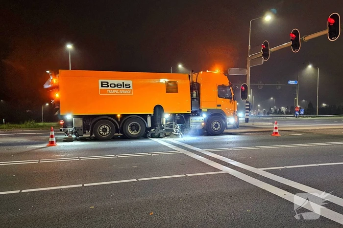 Betonwagen verliest lading