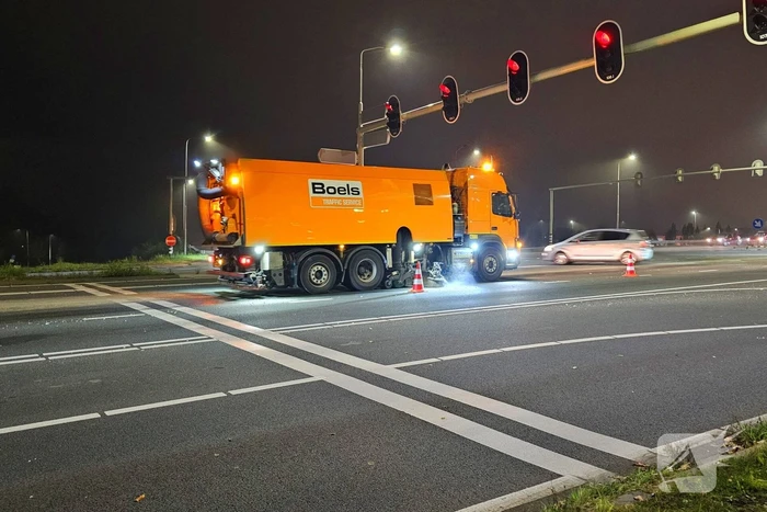 Betonwagen verliest lading