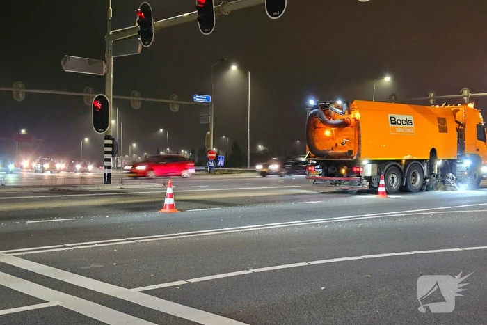 Betonwagen verliest lading