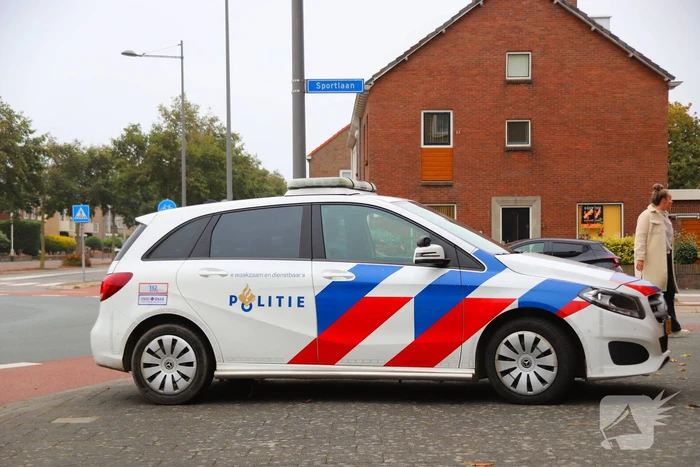 Scooterrijder en bestelbus botsen op elkaar