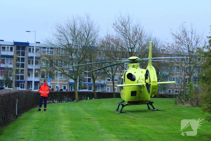 Traumateam ingezet voor medische noodsituatie in portiekwoning