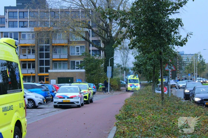 Traumateam ingezet voor medische noodsituatie in portiekwoning