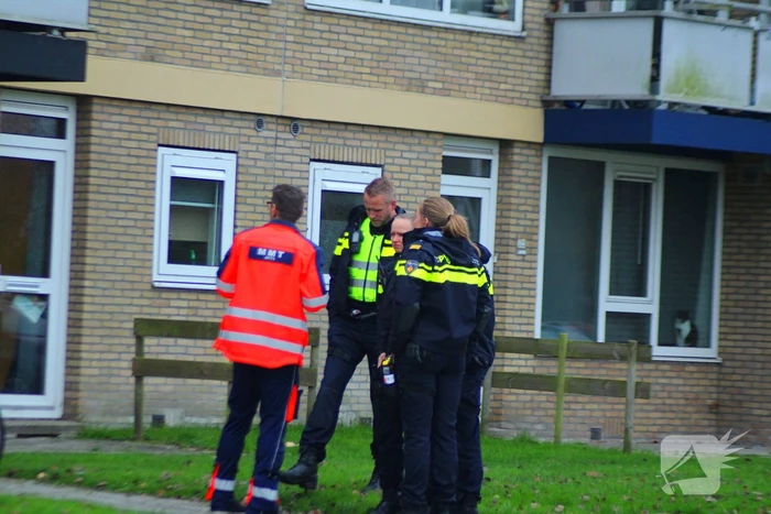 Traumateam ingezet voor medische noodsituatie in portiekwoning
