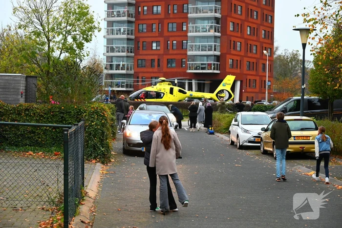 Traumateam ingezet voor medische noodsituatie in portiekwoning