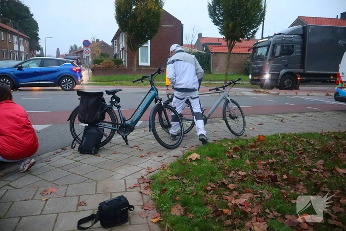 Botsing tussen een fietser en bestelbus