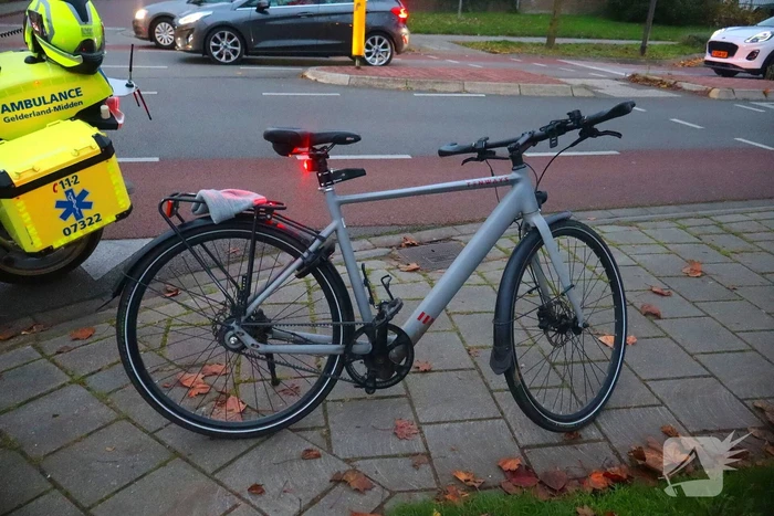 Botsing tussen een fietser en bestelbus