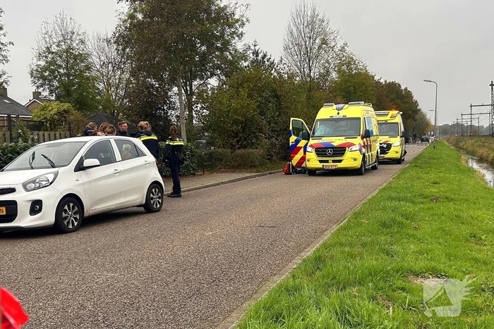 Jong persoon gewond bij aanrijding, traumateam ingezet