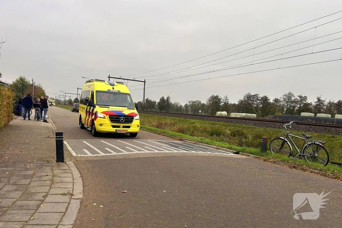 Jong persoon gewond bij aanrijding, traumateam ingezet