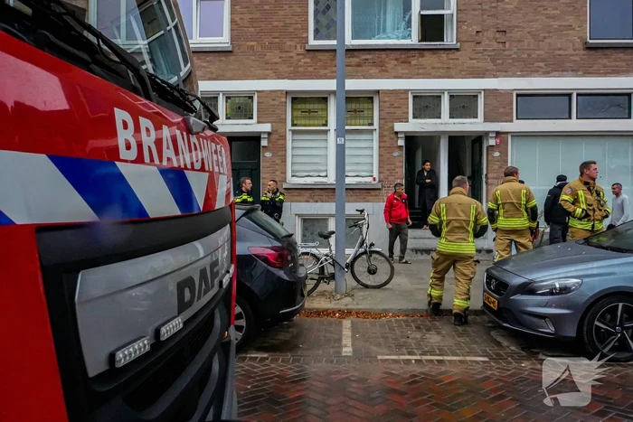 Veel zwarte rook in woning, kind nagekeken