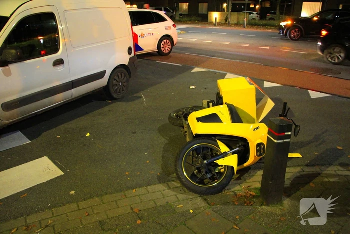 Pizzabezorger geschept op kruising