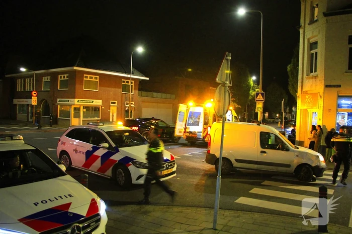 Pizzabezorger geschept op kruising